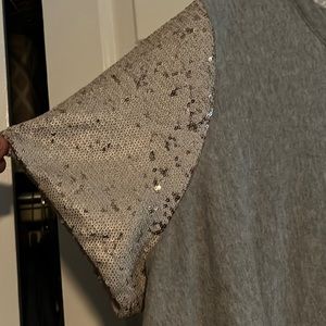 Women’s shirt sleeve top with sequin sleeves - XXL